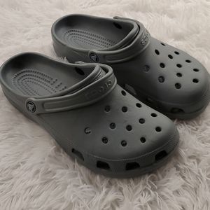 NEW GREY CROCS SIZE 12W 10M